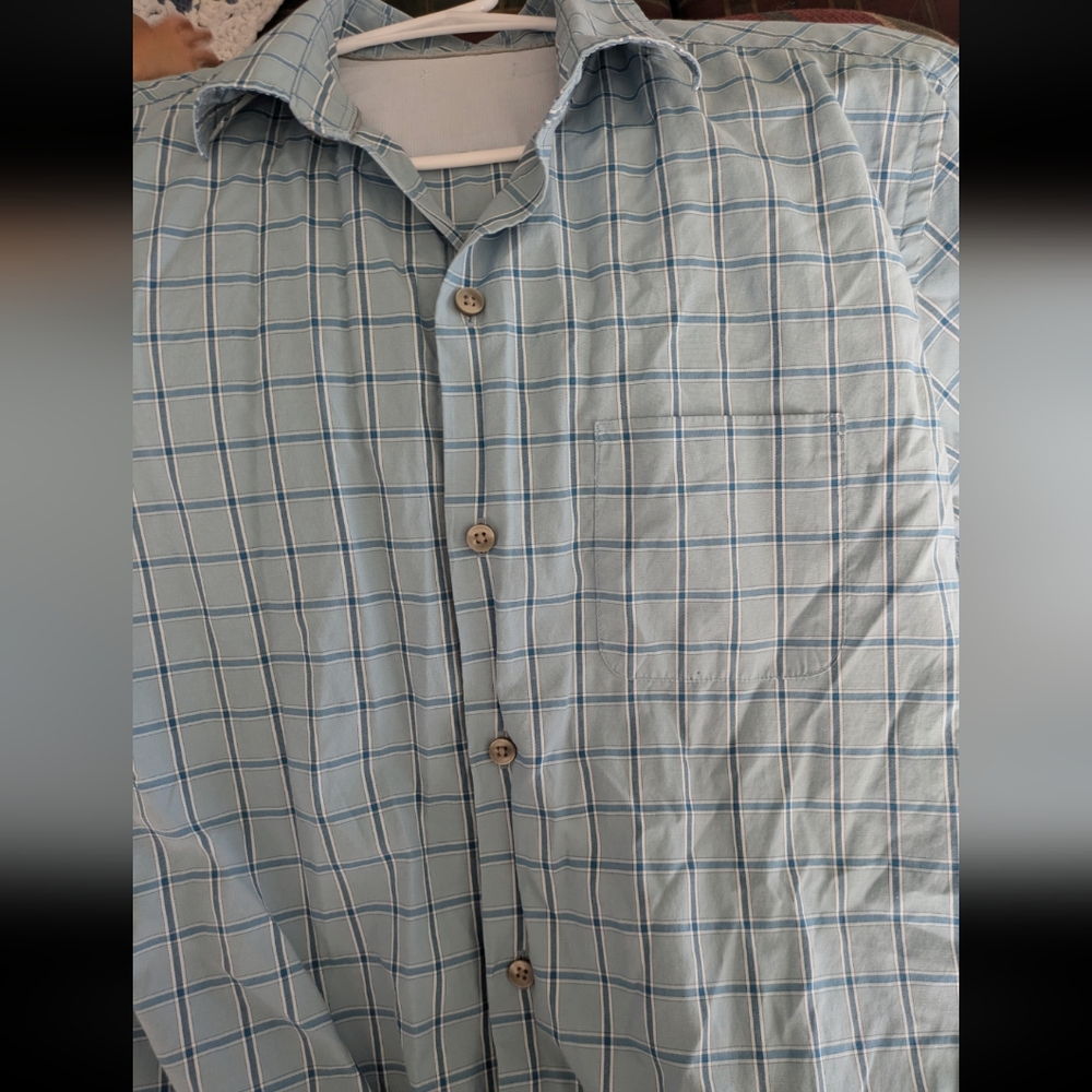 Button down - Picture 2 of 5